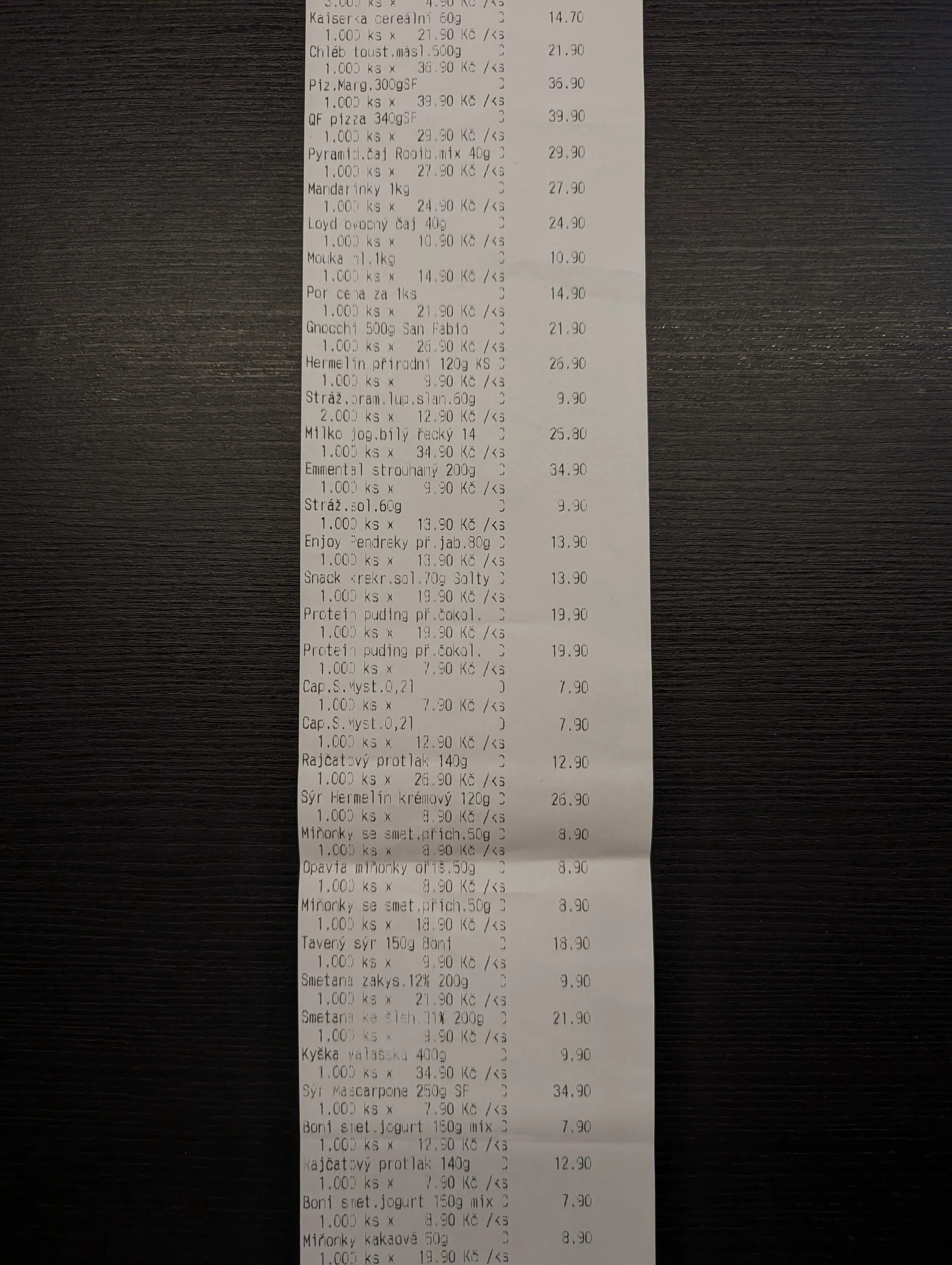 druhá část dlouhé účtenky vyfocené zblízka